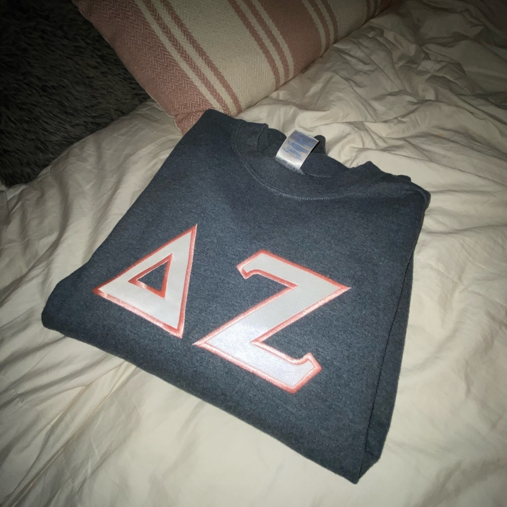 Delta Zeta pink and white letters